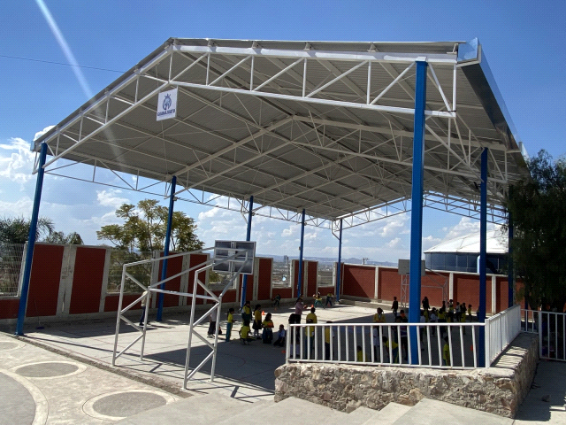 PRIMARIA EFRÉN REBOLLEDO CON C.C.T. 11DPR3895T