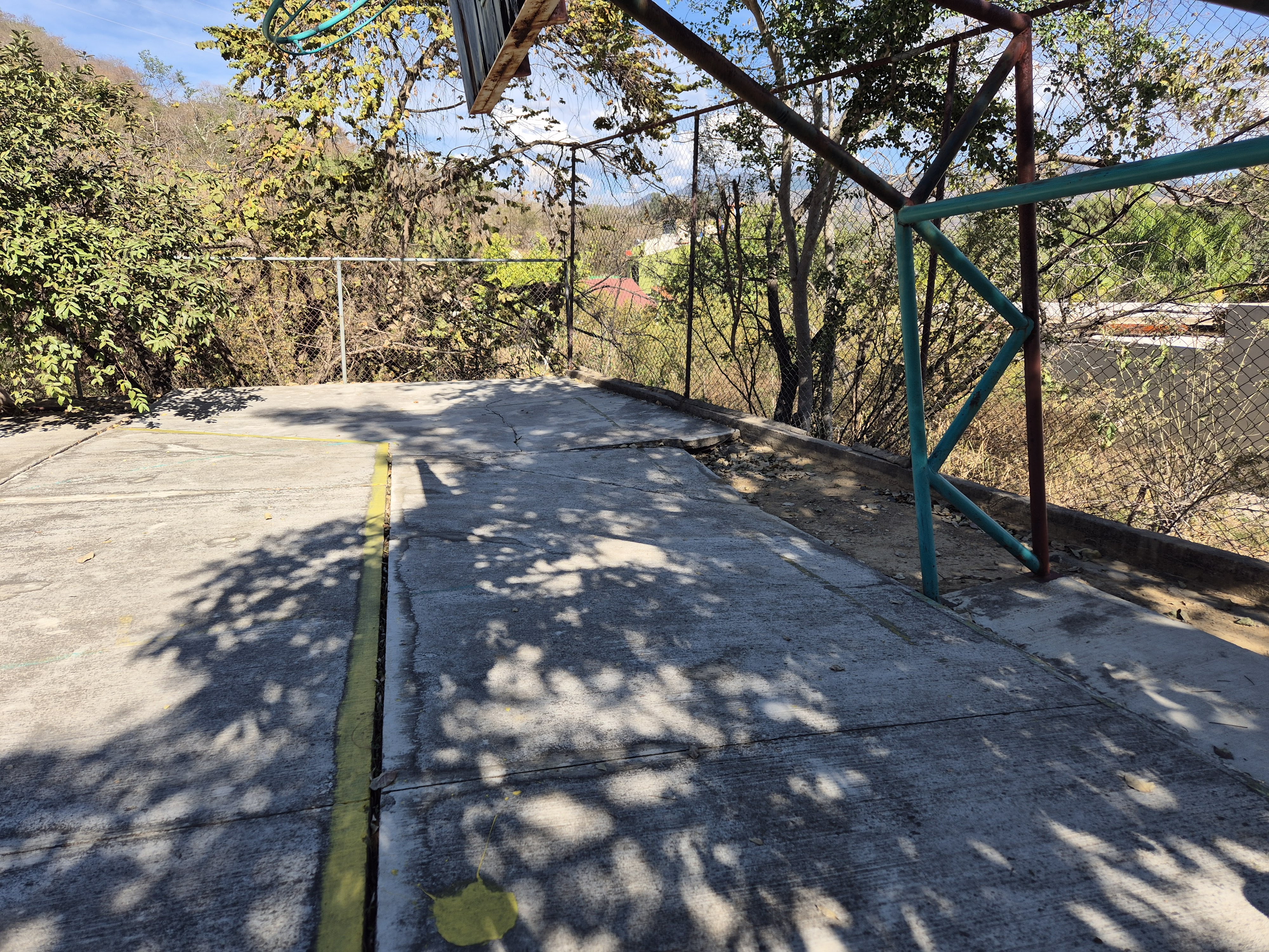 CANCHA EN CAM AGUSTÍN YÁÑEZ C.C.T. 14DML0009Z