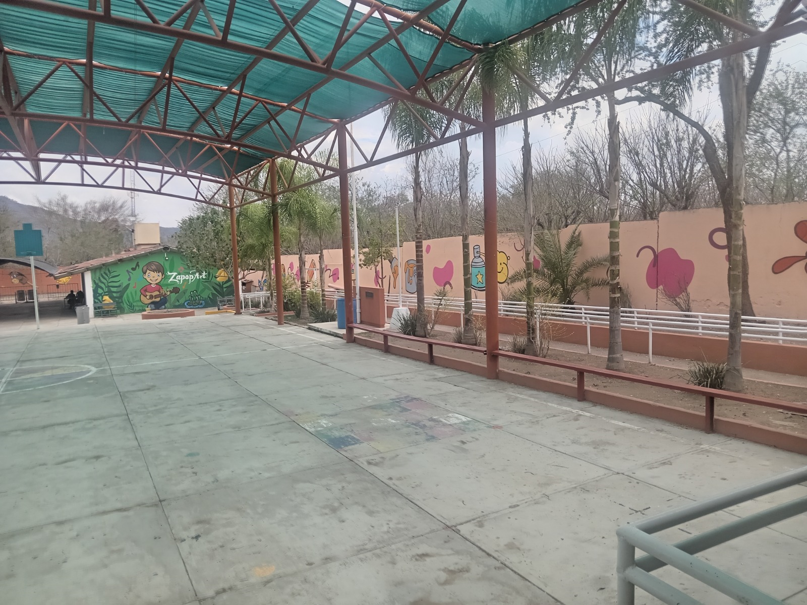 CANCHA EN PRIMARIA J. LUIS PÉREZ VERDÍA C.C.T. 14DPR1387Z