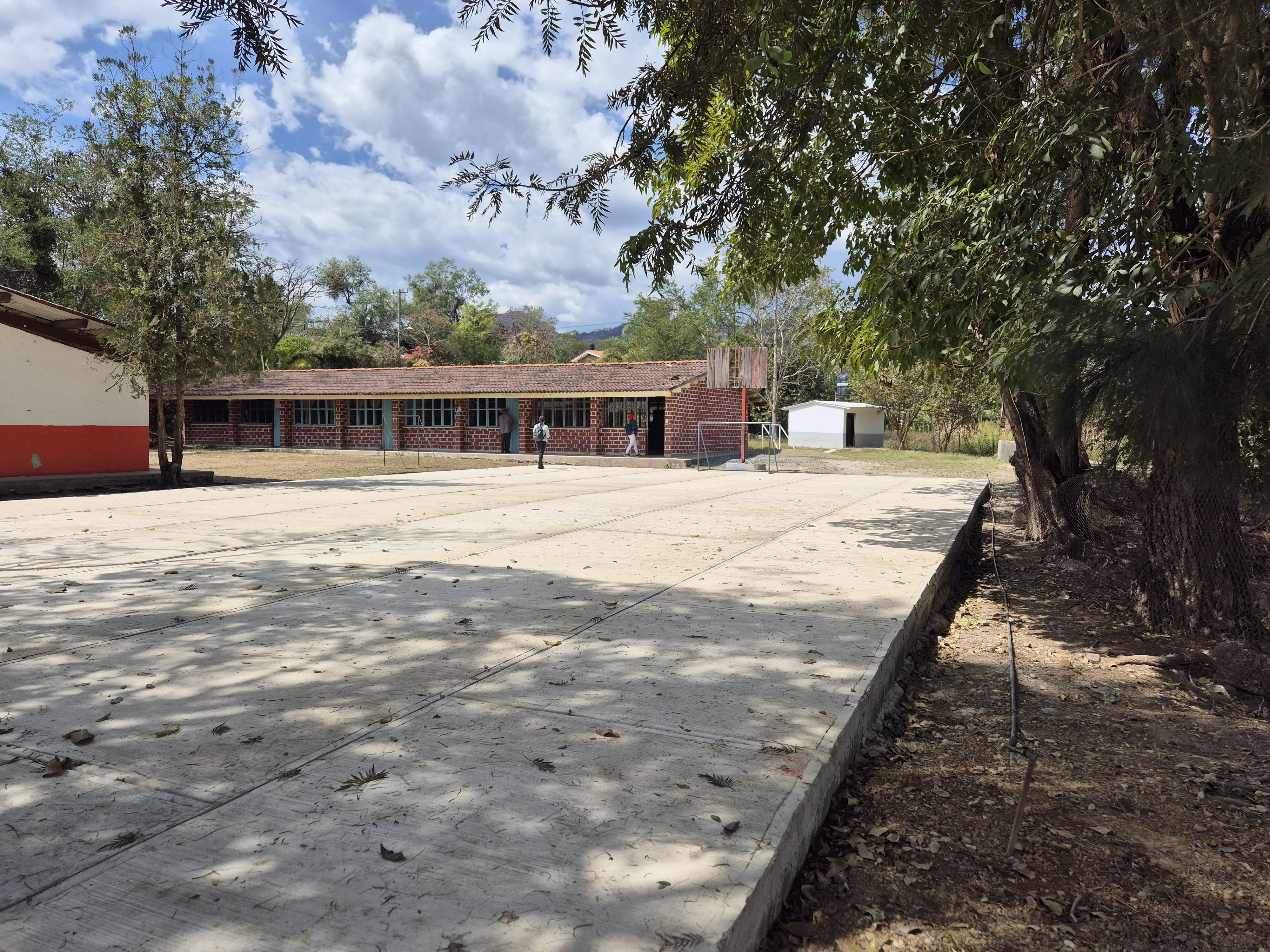 CANCHA EN PRIMARIA REVOLUCIÓN C.C.T. 14DPR1878M