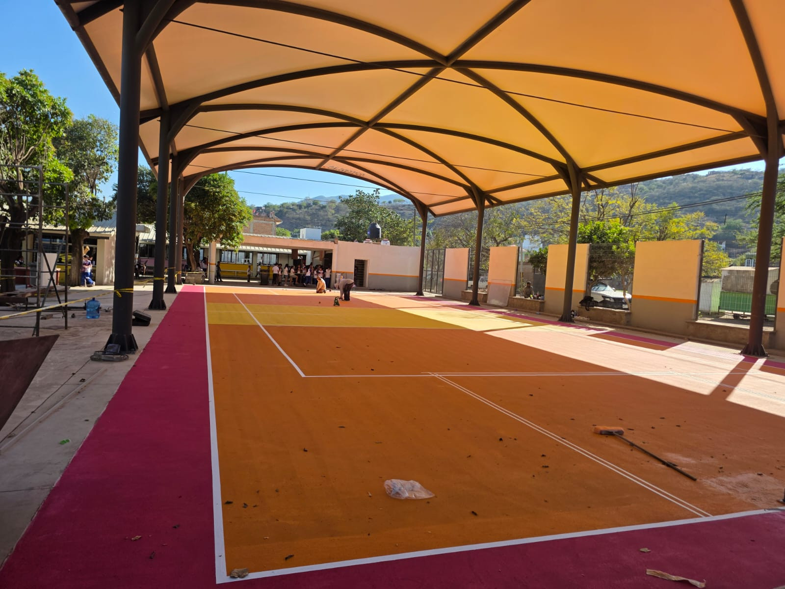 CANCHA EN ESCUELA CASIMIRO CASTILLO C.C.T. 14DPR1653F
