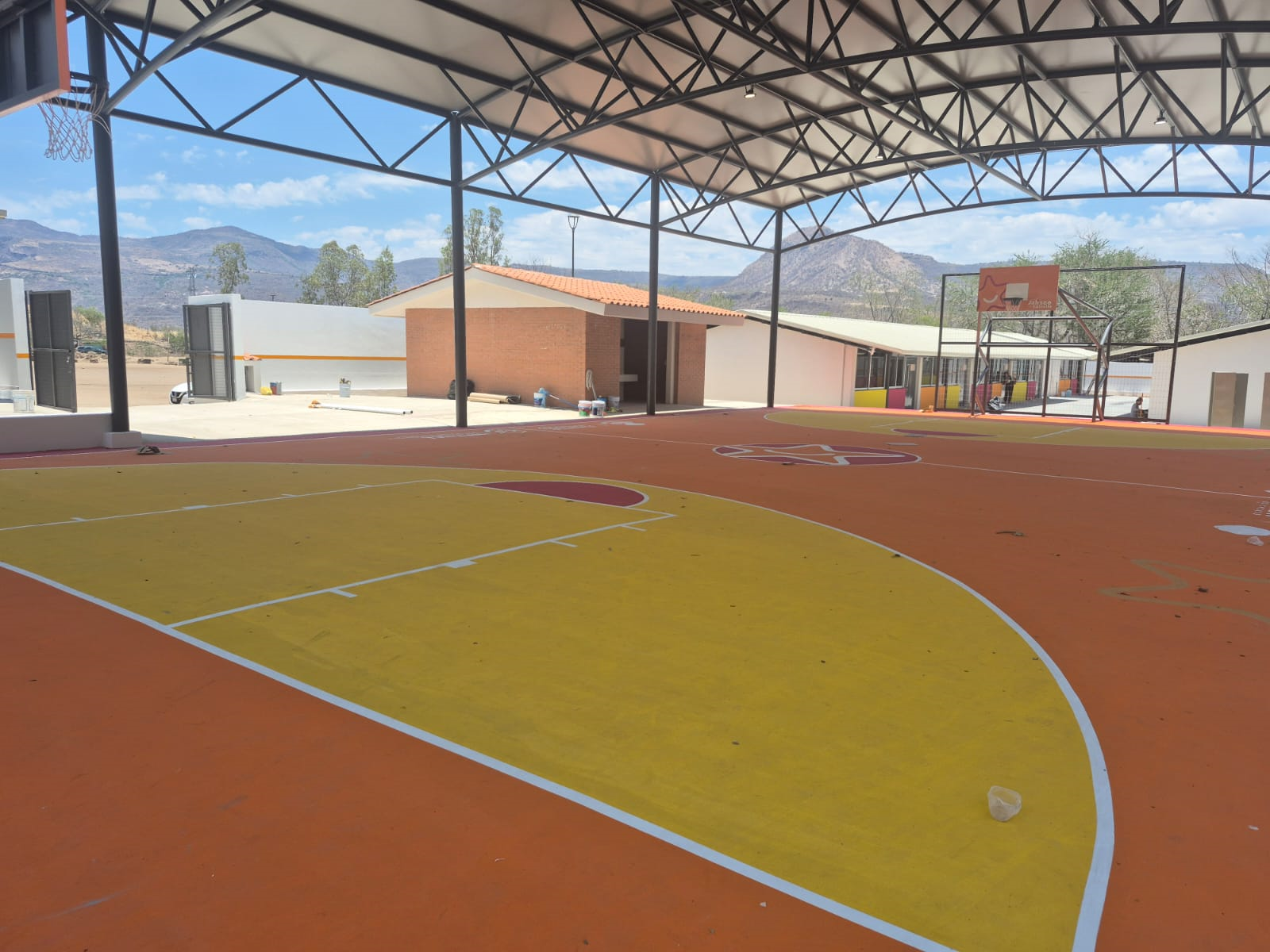 CANCHA EN PRIMARIA J. LUIS PÉREZ VERDÍA C.C.T. 14DPR1387Z