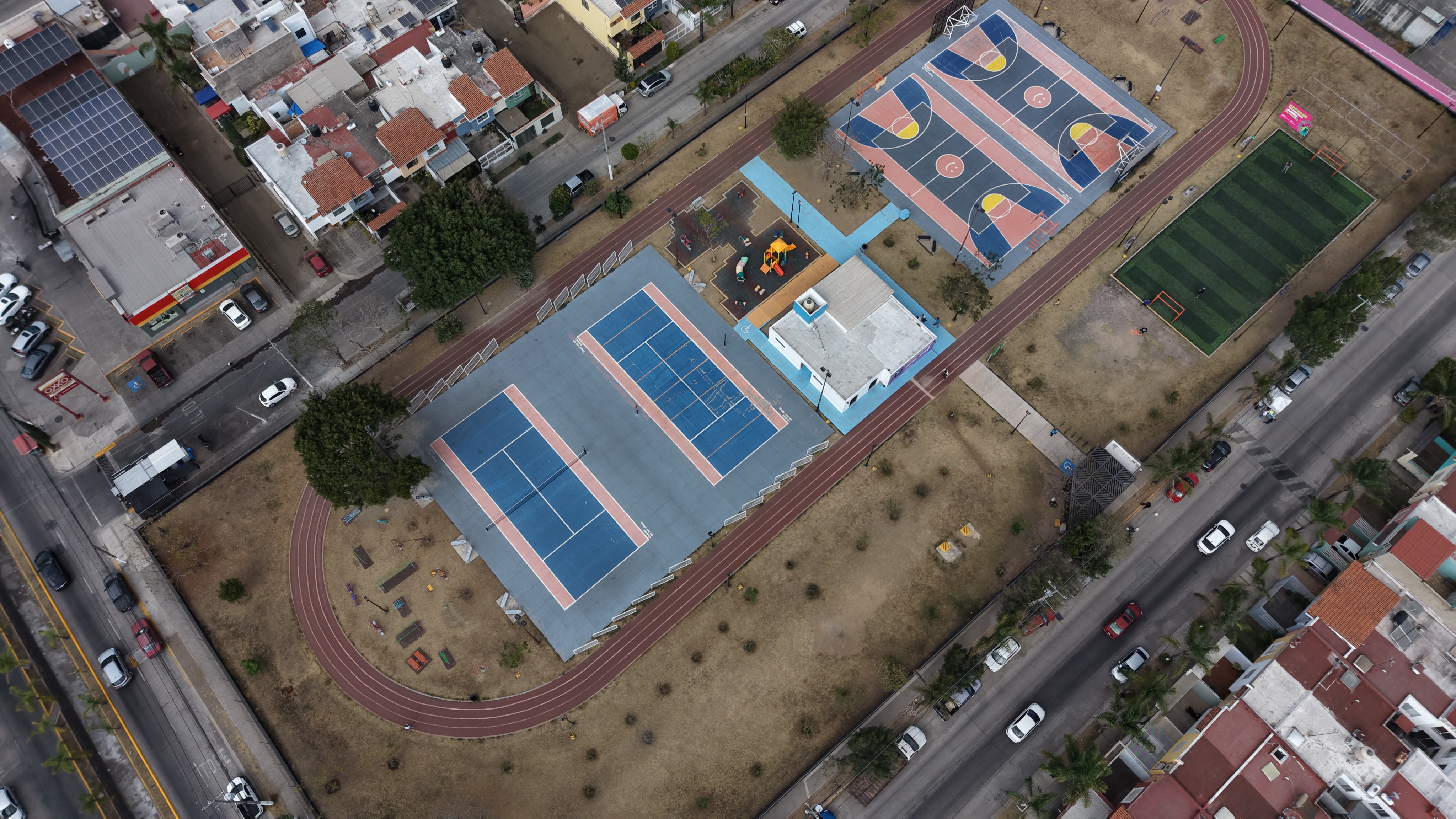 UNIDAD DEPORTIVA PARQUES DE TESISTÁN