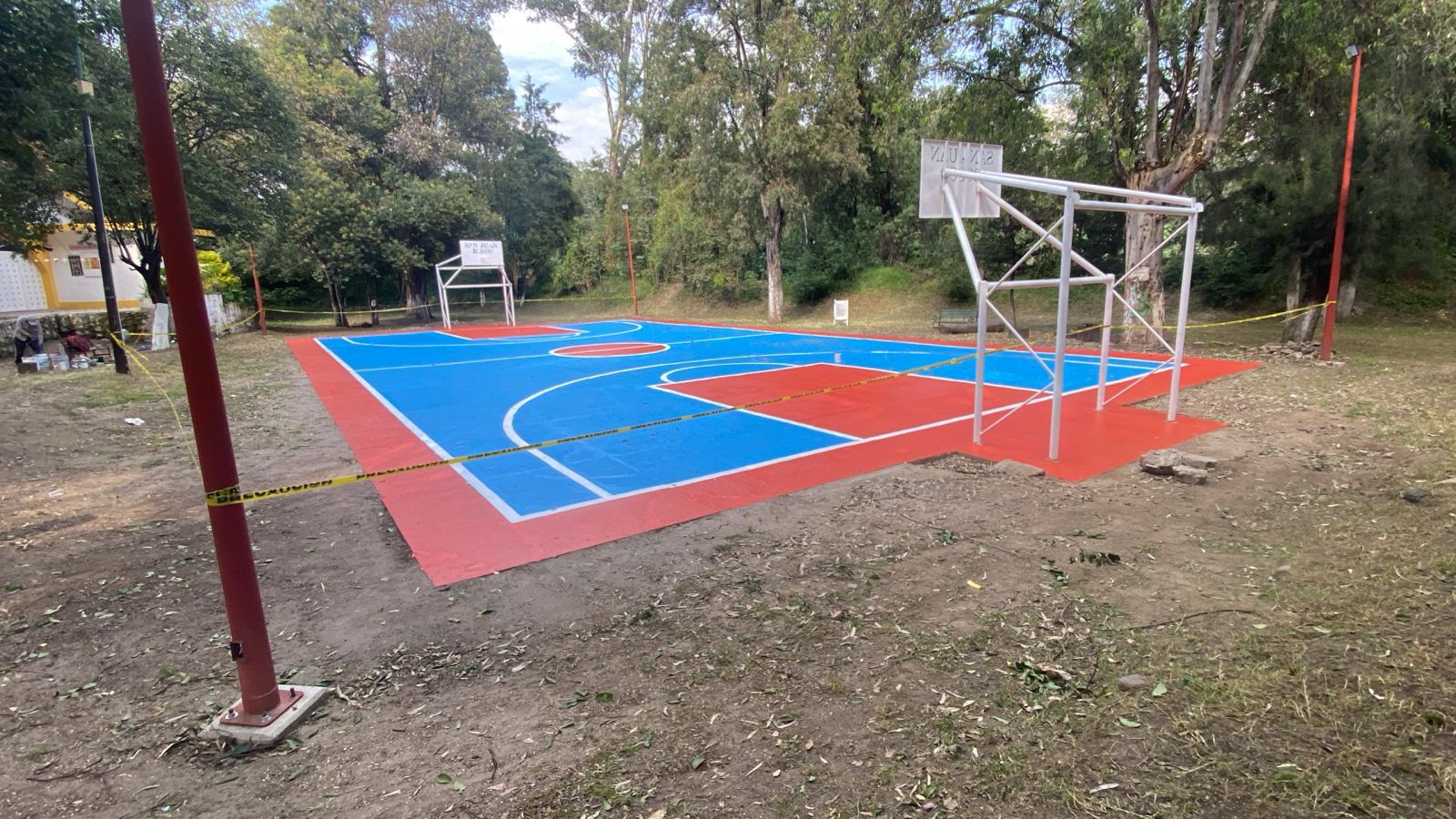 CANCHA EN ALBERTO DE LA FUENTE