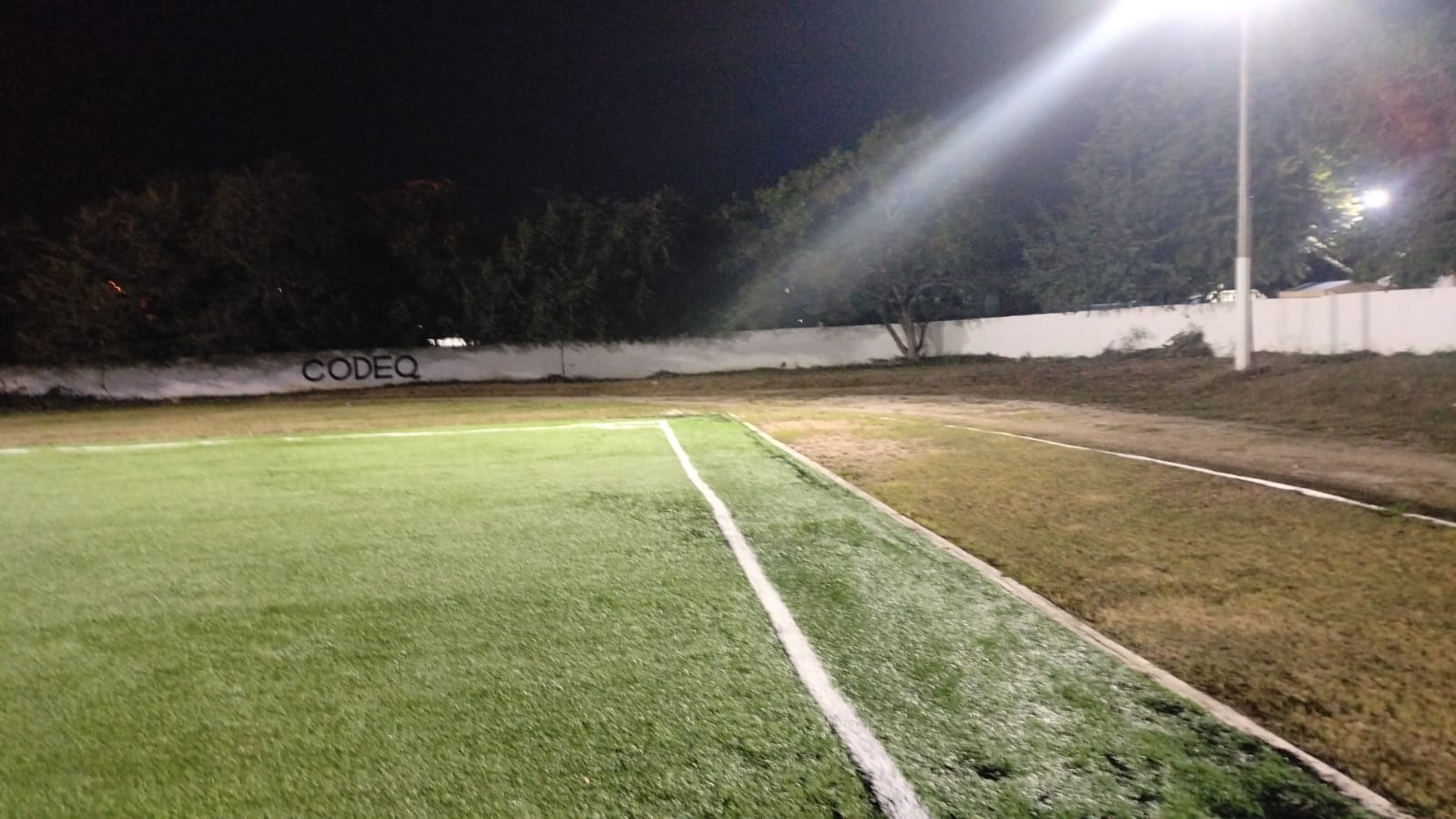 CAMPO SINTÉTICO DE FÚTBOL 11 DE LA TÉCNICA 2 JUSTO SIERRA -CODEQ-