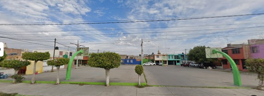 PARQUE URBANO PLAZA HUASTECOS