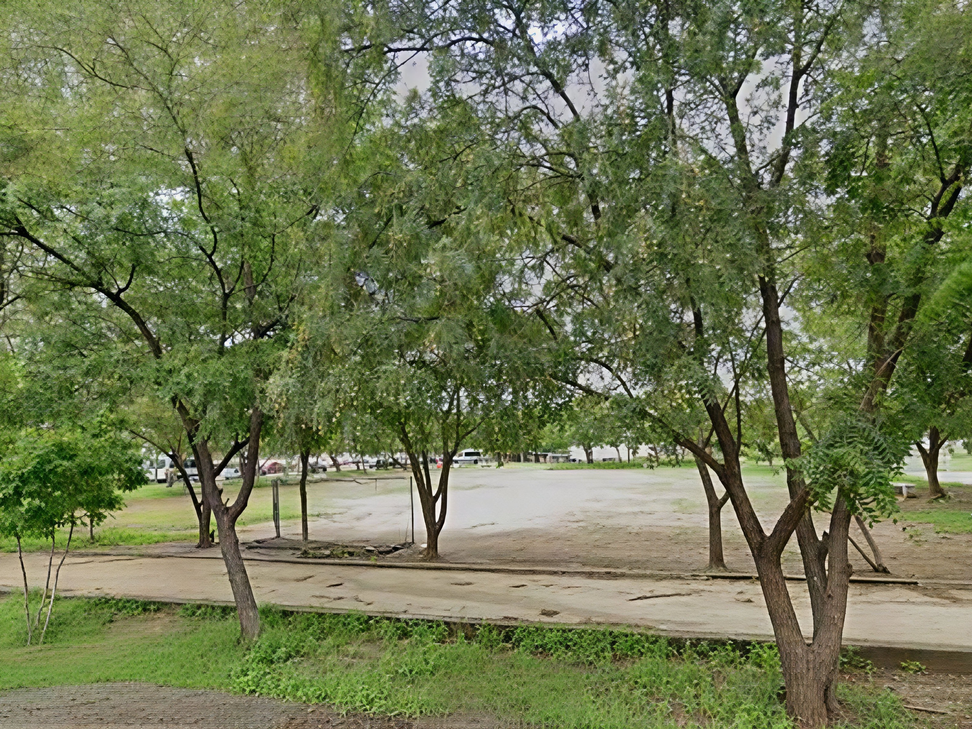 CANCHA DE FÚTBOL EN UNIVERSIDAD 94 II