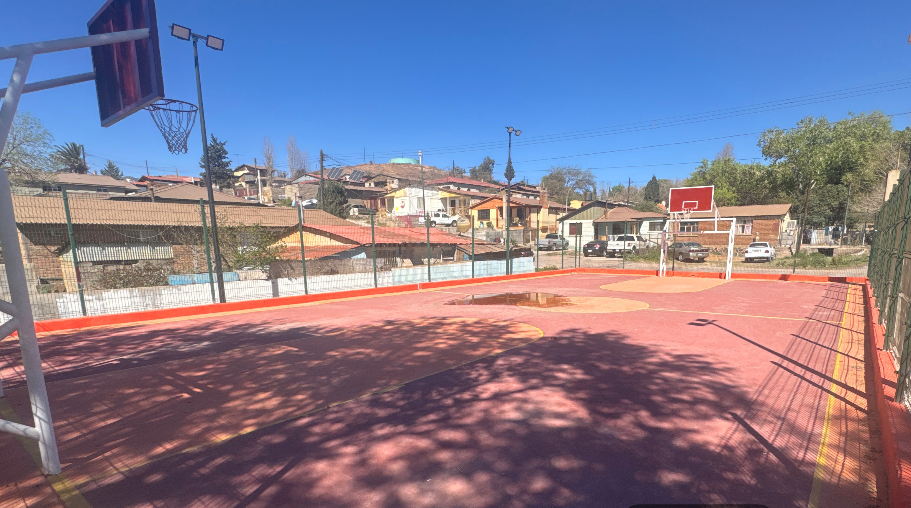 CANCHA MULTIFUNCIONAL DE FÚTBOL BARRIO DEL HOYO EN CANANEA