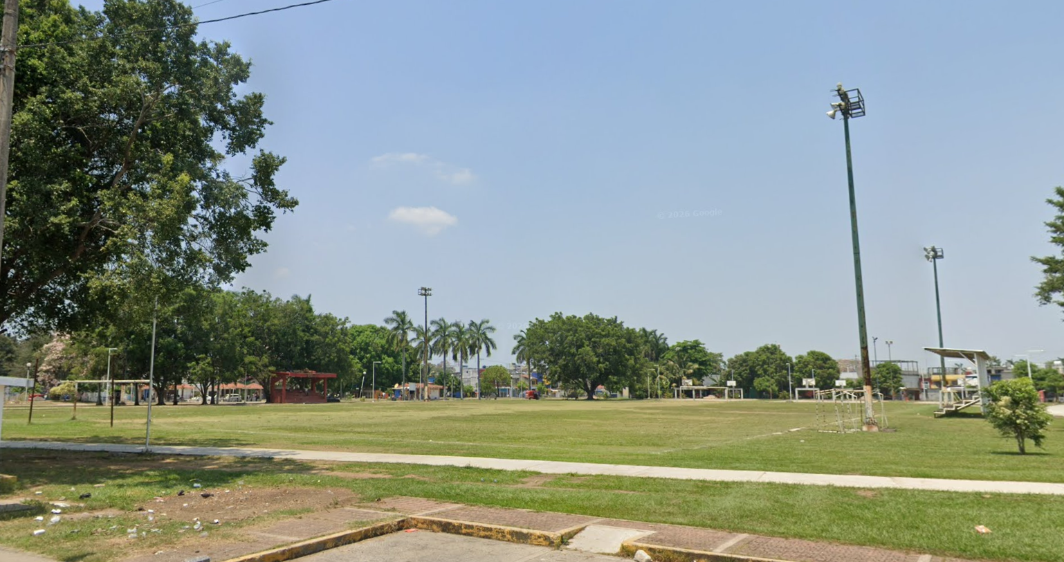 CANCHA EN UNIDAD DEPORTIVA JOSÉ CHAMACO LEYVA