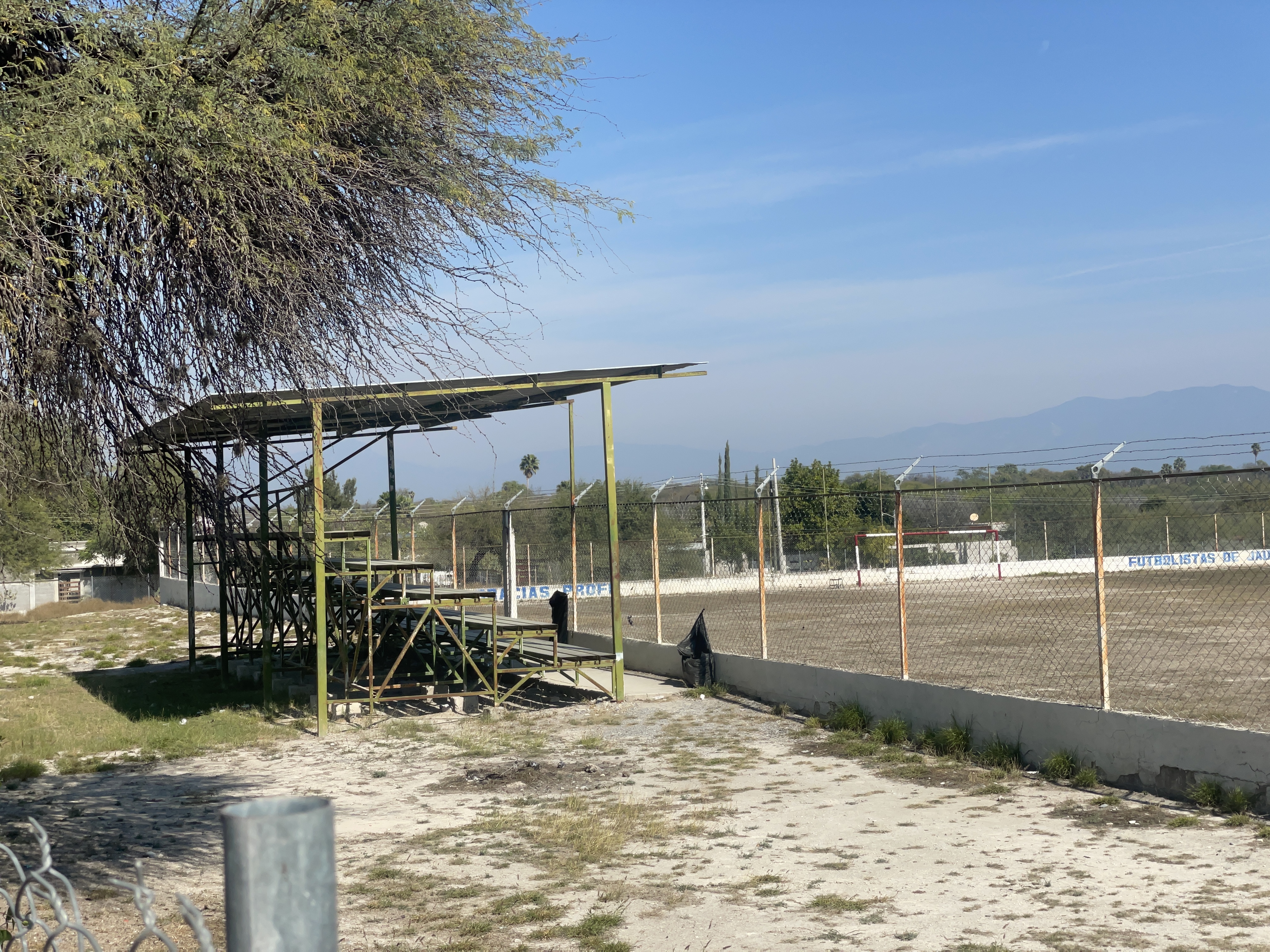 CANCHA LA CUEVA DE LOS JANAMBRES