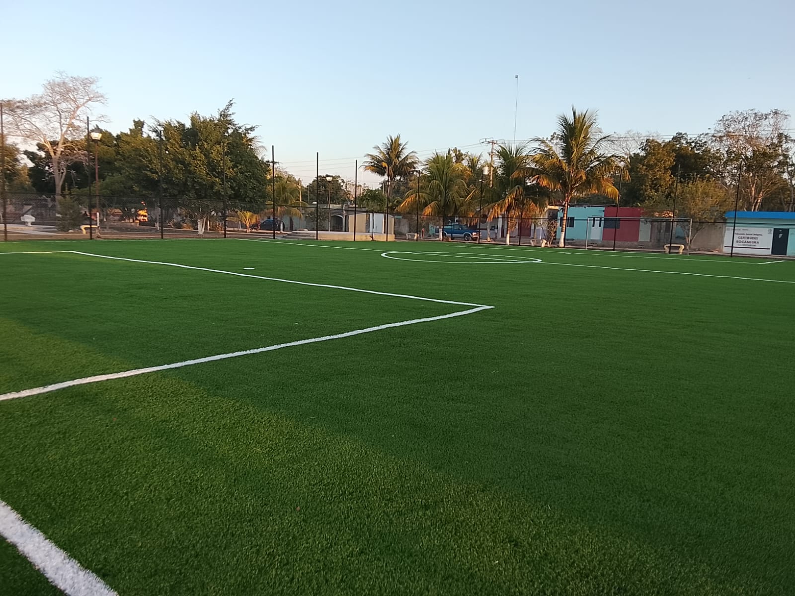 CANCHA PARQUE PRINCIPAL CHANKOM