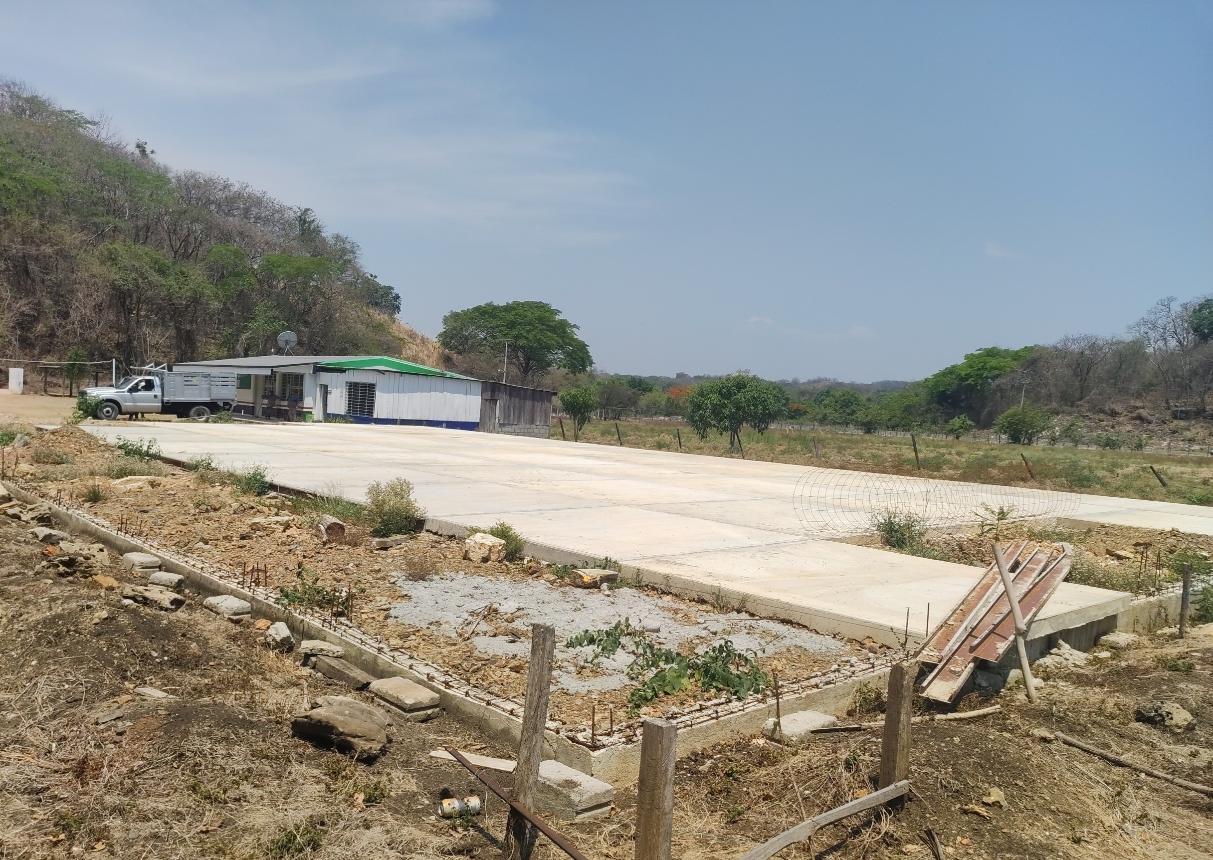 CANCHA  DE USOS MÚLTIPLES COLEGIO DE BACHILLERES NUEVO MAZAPA