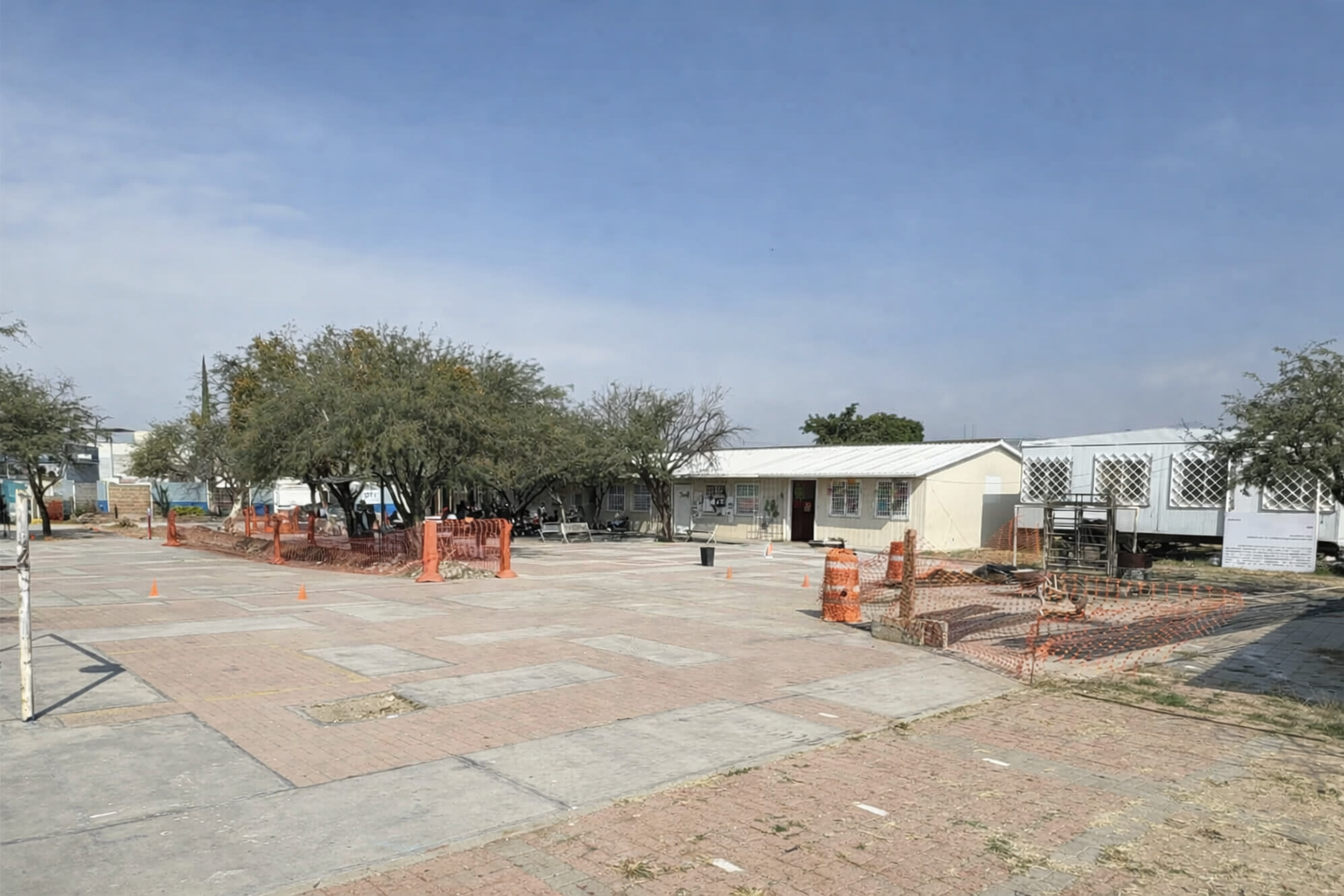 CANCHA EN LA PRIMARIA HILARIO MEDINA