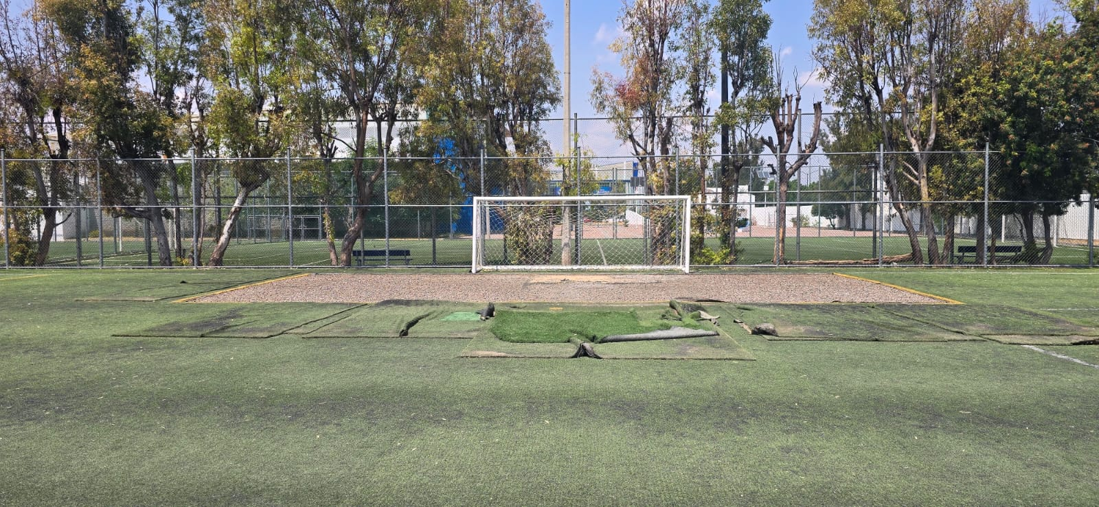CAMPO PROFESIONAL FÚTBOL 11 CON DOS  MULTITRAZO DEPORTIVA LEON 1