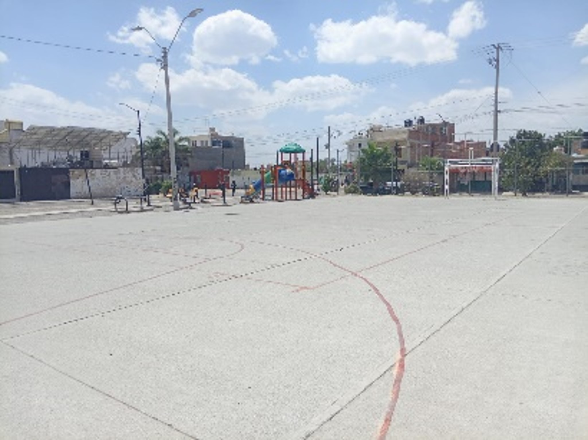 CANCHA DE USOS MÚLTIPLES EN LA COLONIA VILLAS DE NUESTRA SEÑORA DE LA LUZ 2DA SECCIÓN
