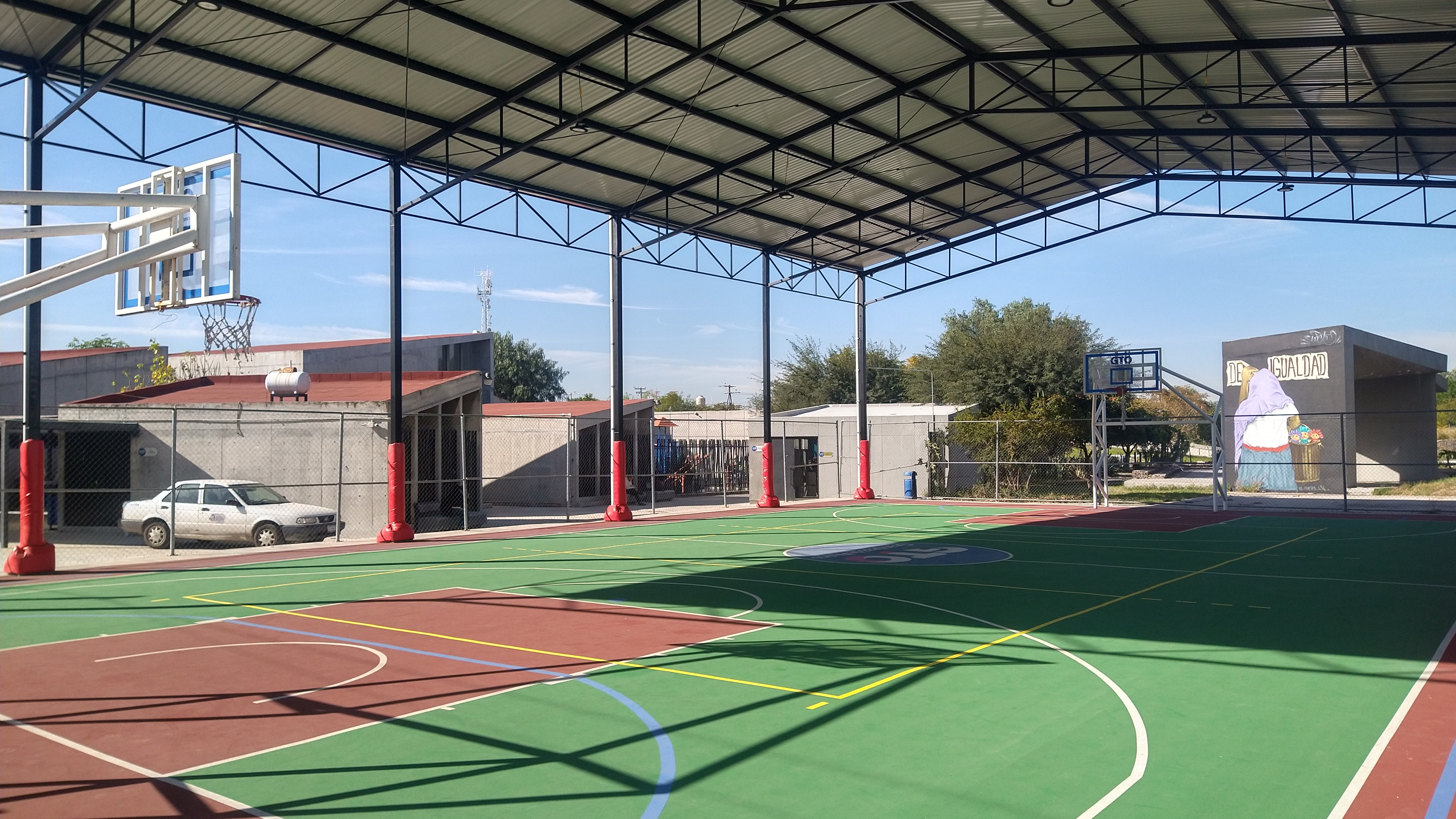 CANCHA DE USOS MÚLTIPLES EN CENTRO NUEVO COMIENZO XOCHIPILLI