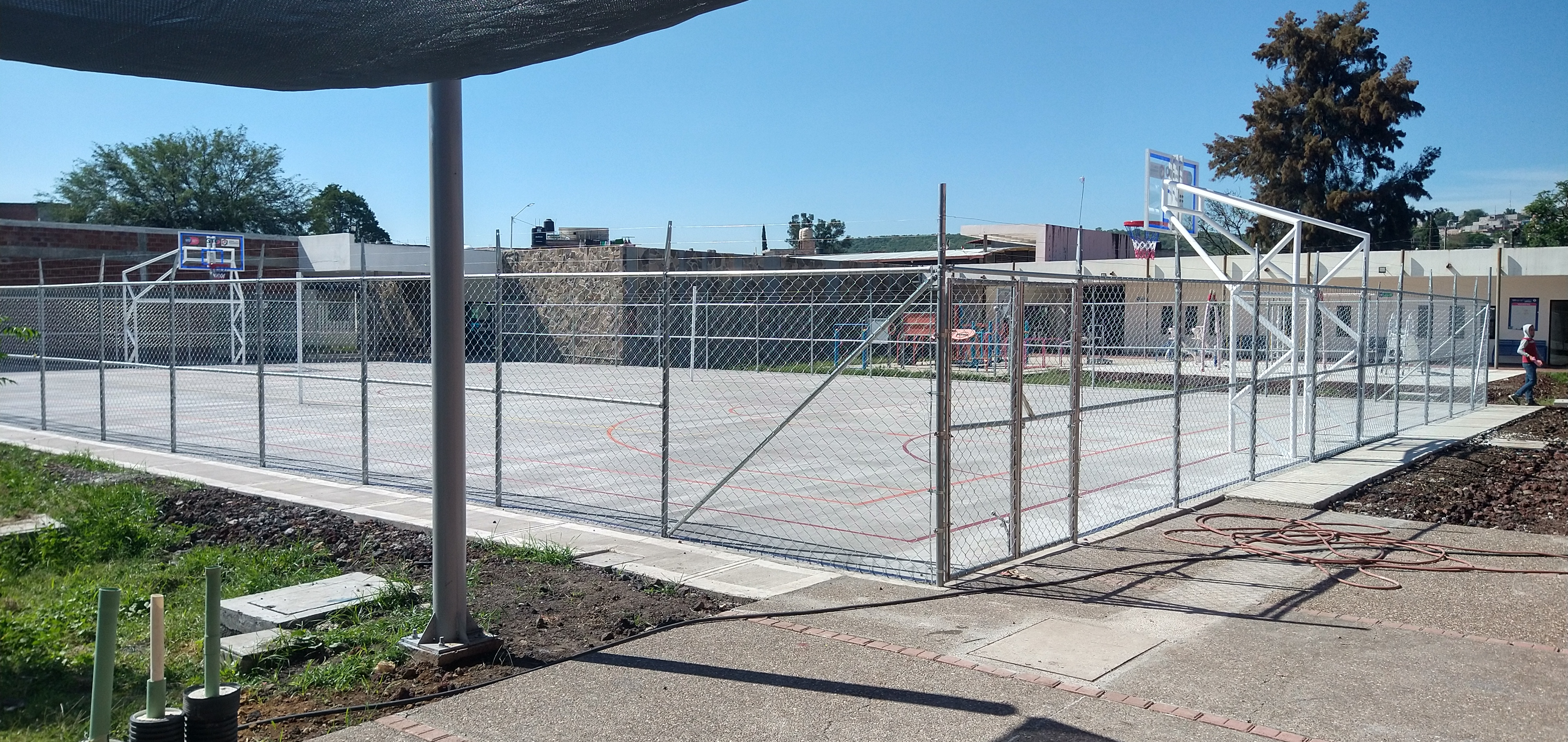 CANCHA DE USOS MÚLTIPLES EN CENTRO NUEVO COMIENZO JARAL DEL PROGRESO