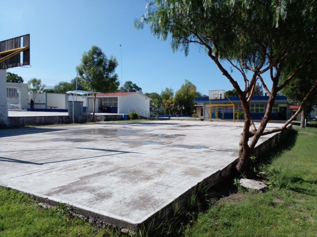 CANCHA DE USOS MÚLTIPLES EN LA PRIMARIA JUSTO SIERRA C.C.T. 11DPR0275R