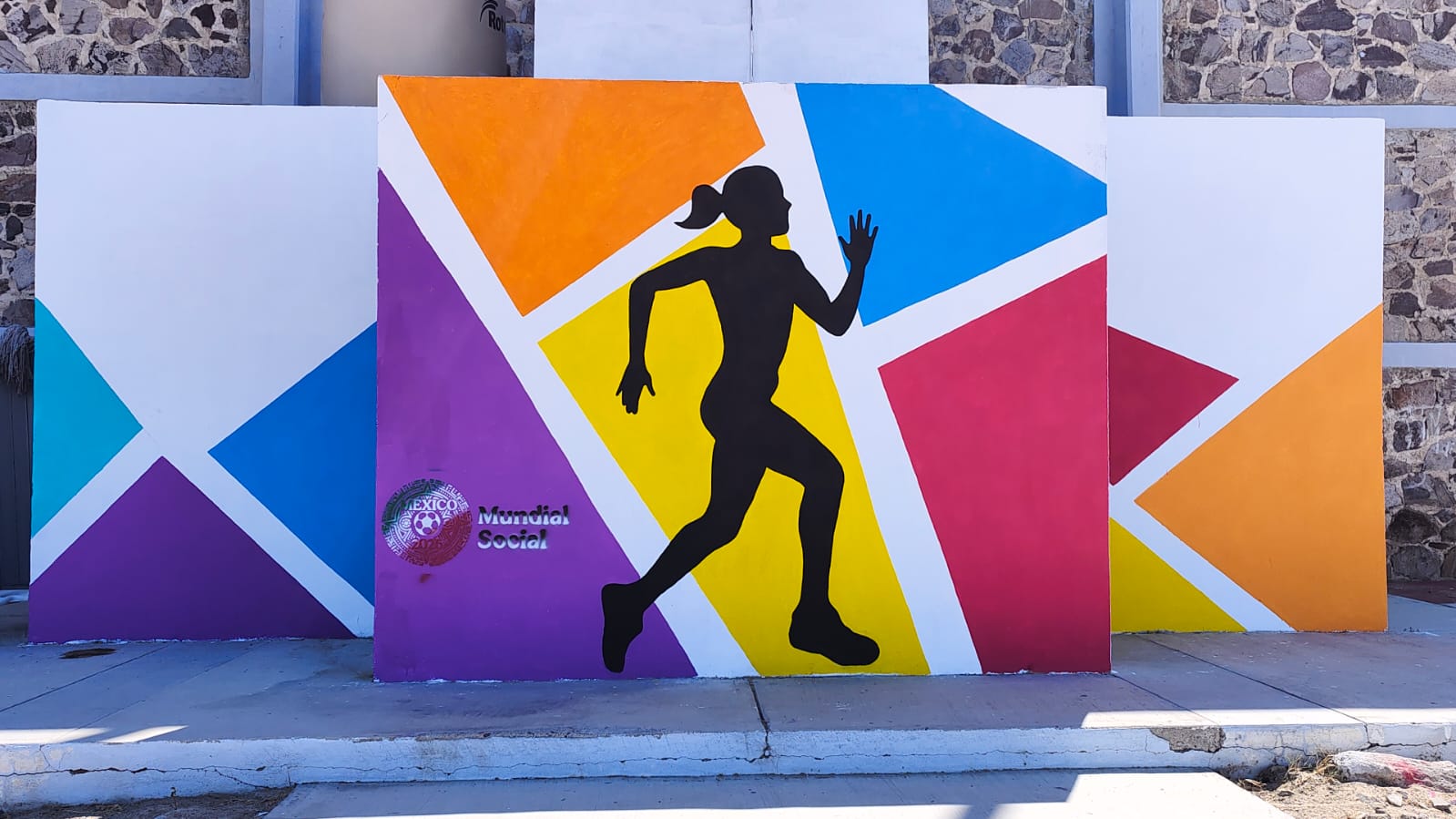 MURAL INSUDE GIMNASIO