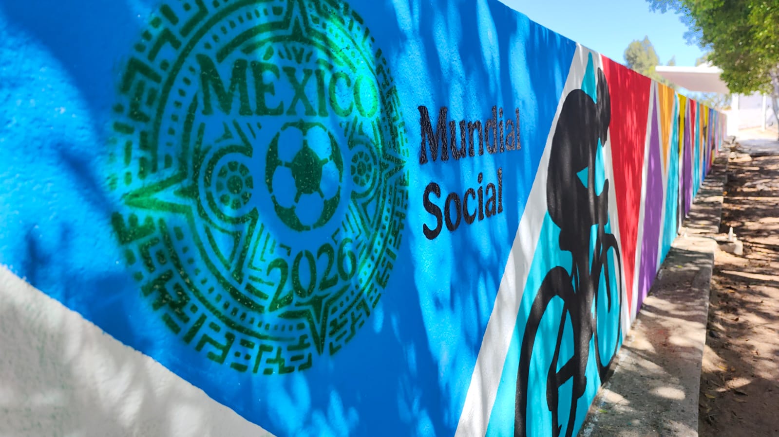 MURAL INSUDE PISTA DE ATLETISMO 2