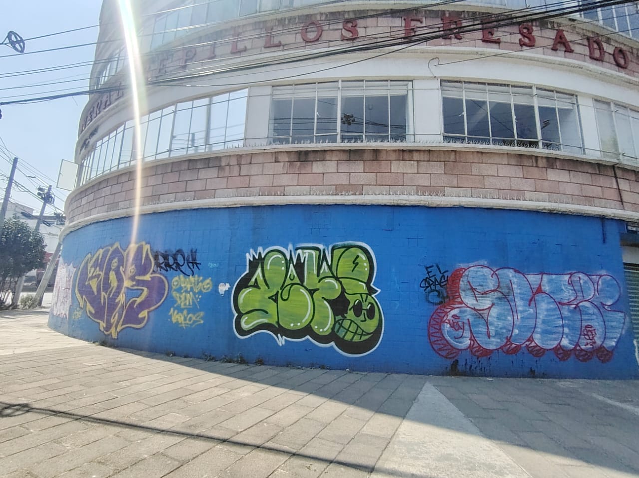 MURAL LA PELOTA VUELVE A CASA