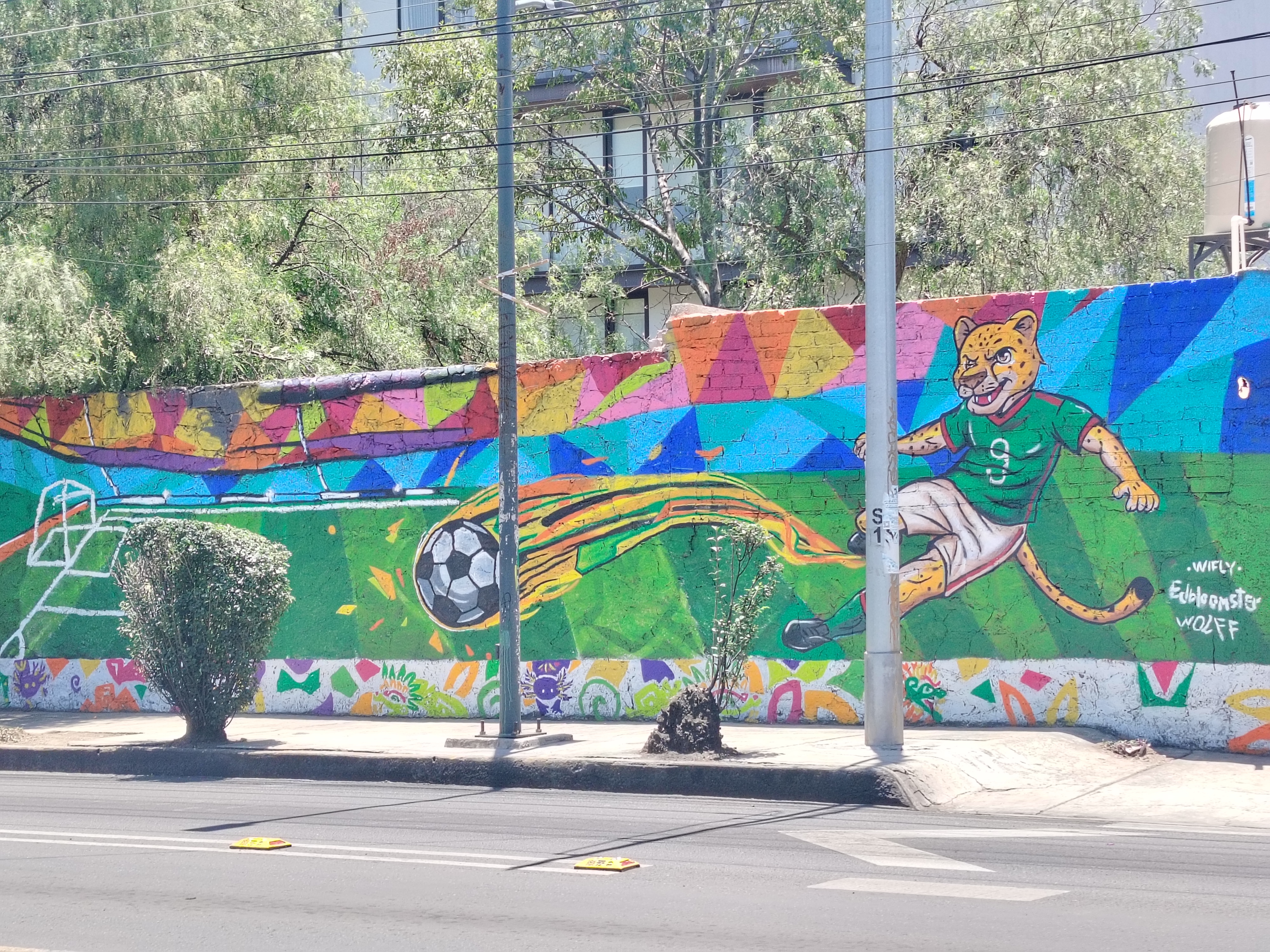MURAL AVENIDA DEL IMÁN 155
