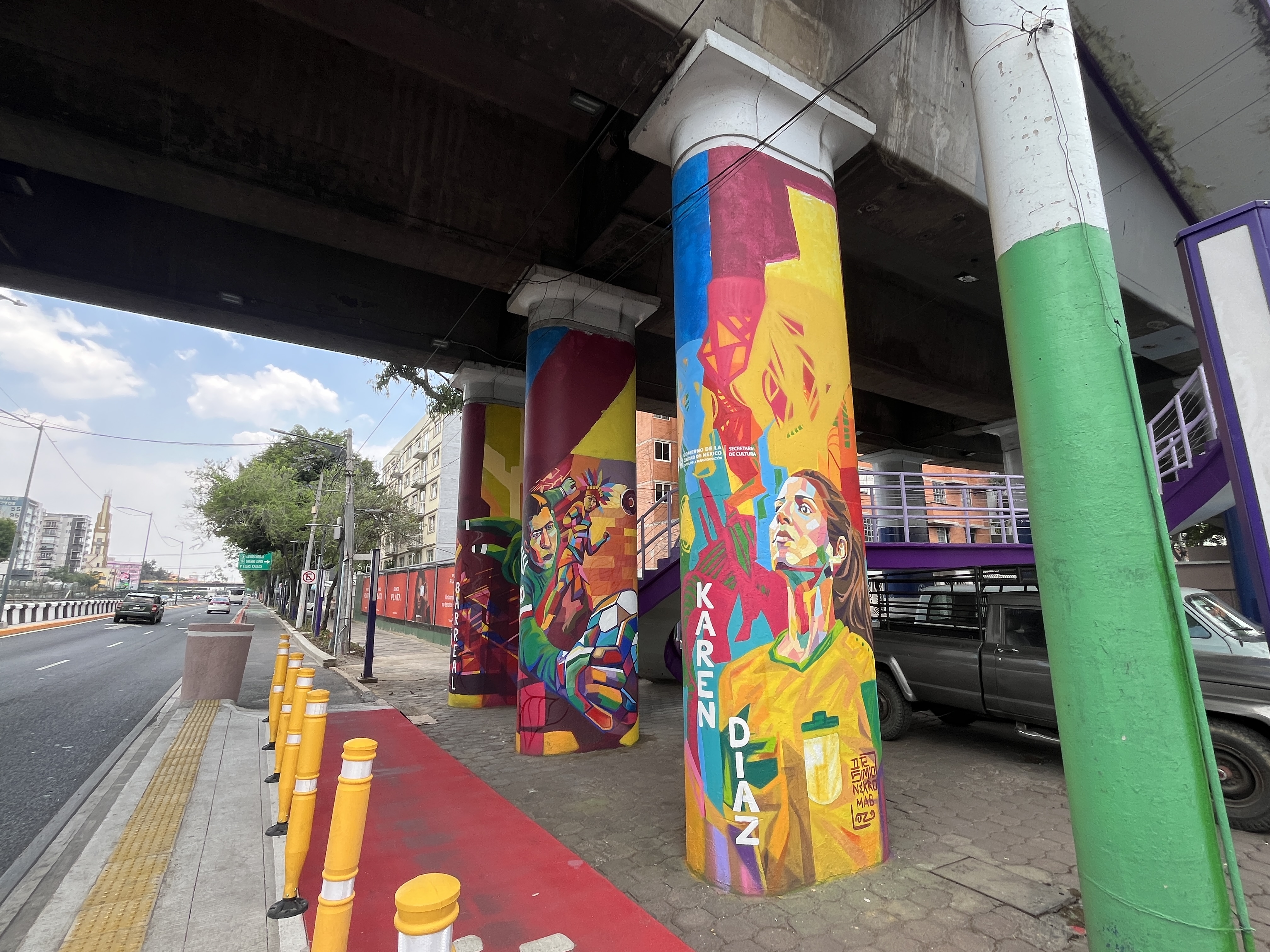 MURAL COLUMNAS FUTBOLERAS