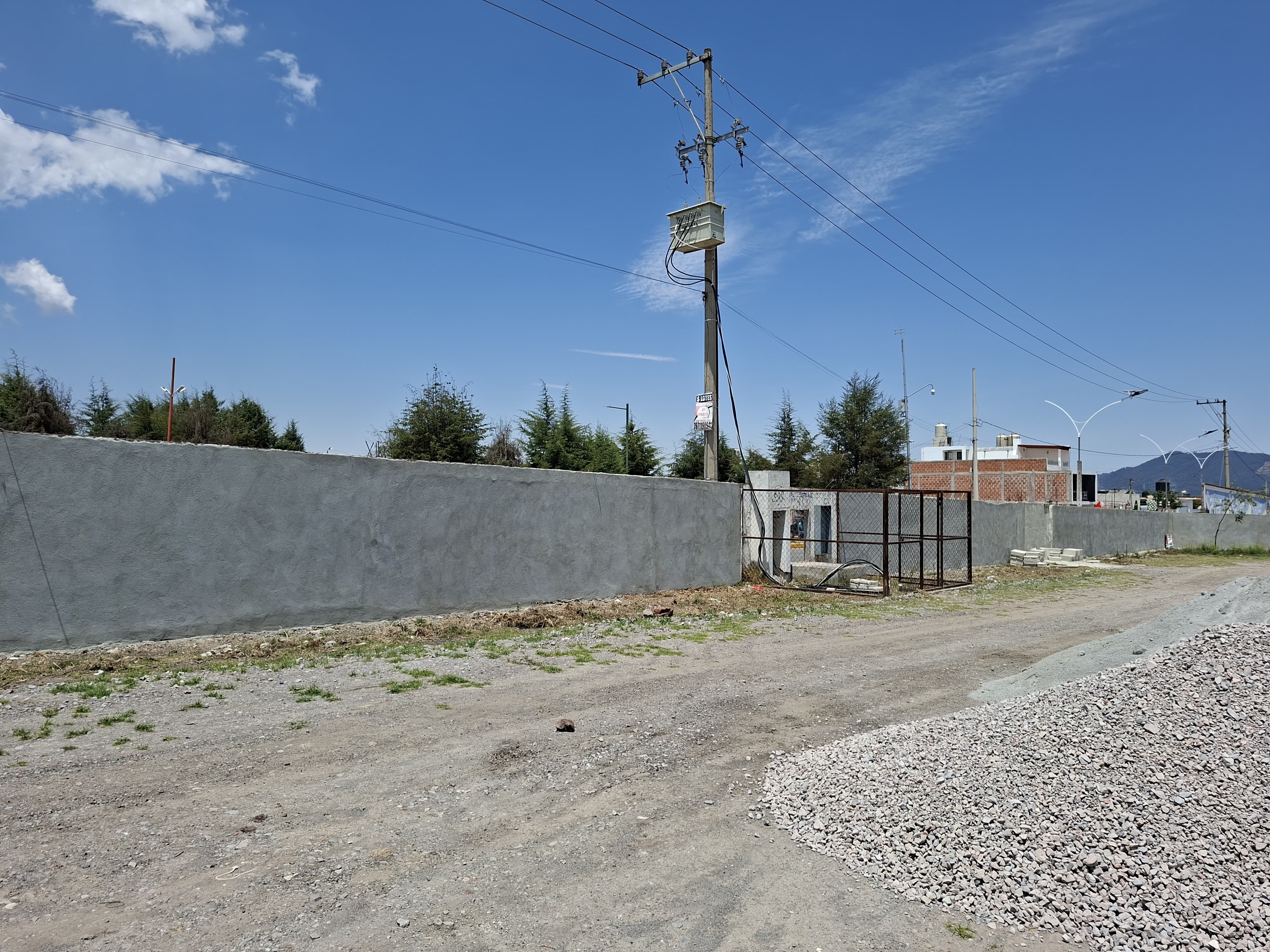 MURAL EN CAMPO DEPORTIVO NEMORIO RIVERA