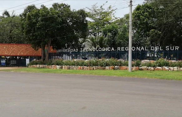 MURAL UNIVERSIDAD TECNOLÓGICA REGIONAL DEL SUR