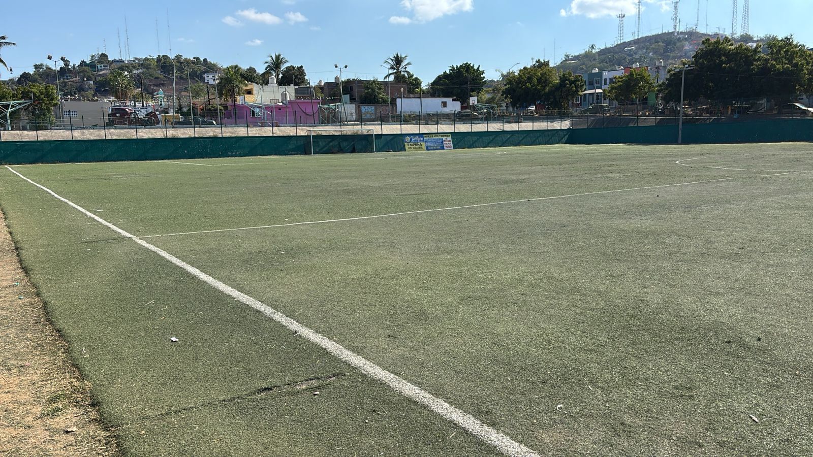 CAMPO DE FÚTBOL FLORES MAGÓN