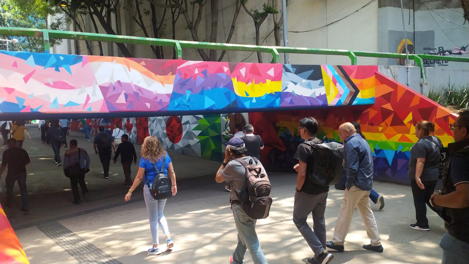 BANDERAS DE LA COMUNIDAD LGBTQ Y MÁS