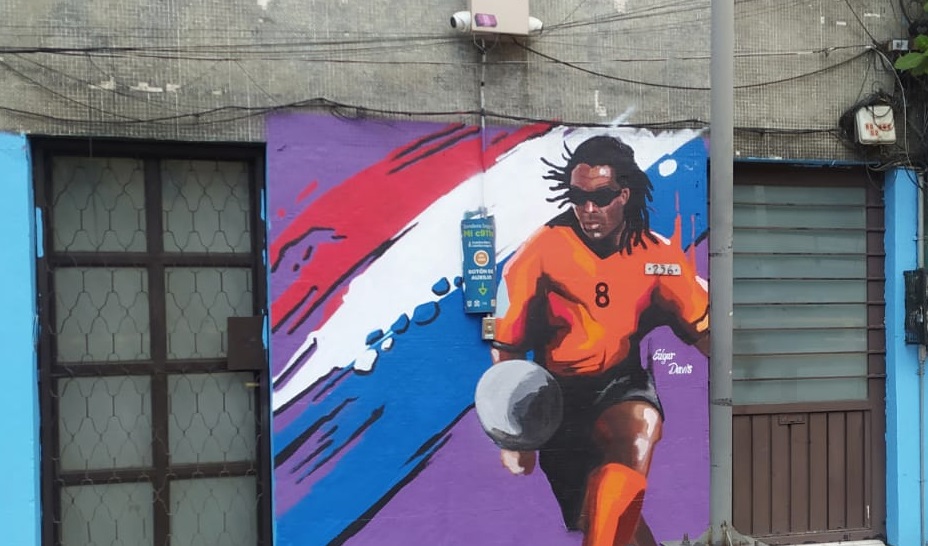 FUTBOLISTA EDGAR DAVIS HOLANDÉS