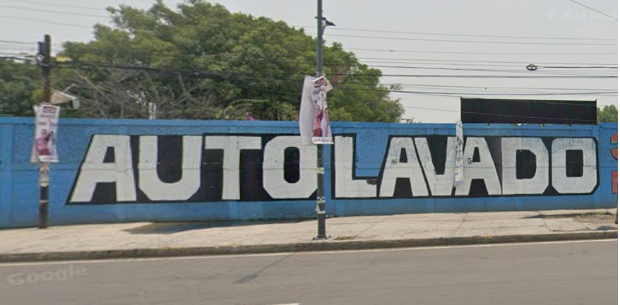 ABRAZADO AL BALÓN