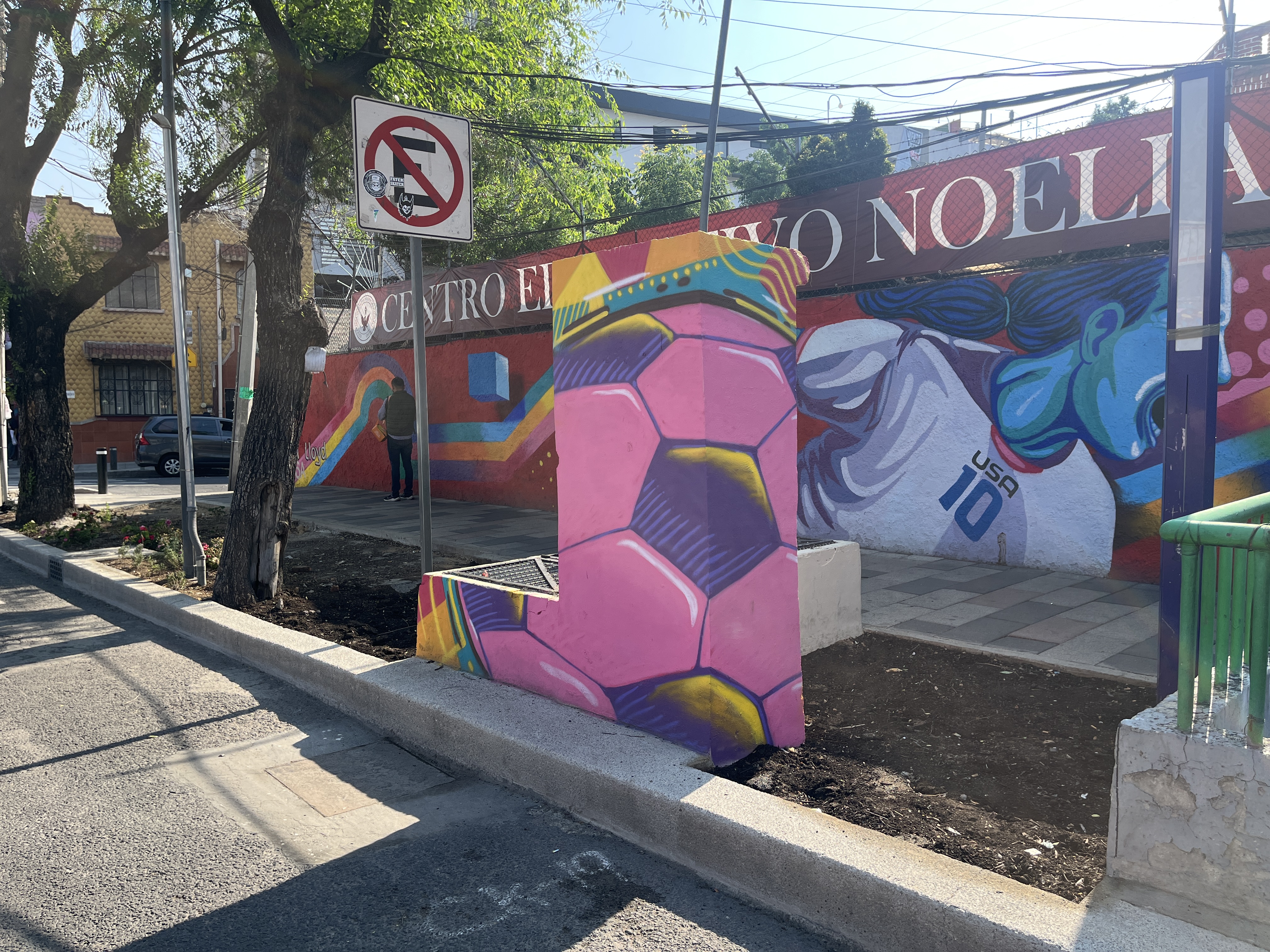 BALÓN EN PIE